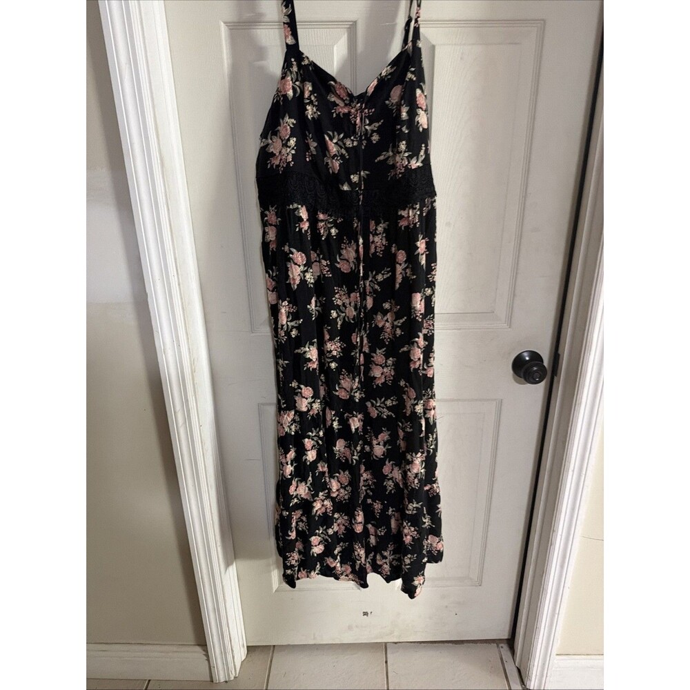 Torrid Maxi Dress Women's 3 Black Pink Floral Crochet Trim Tiered Boho